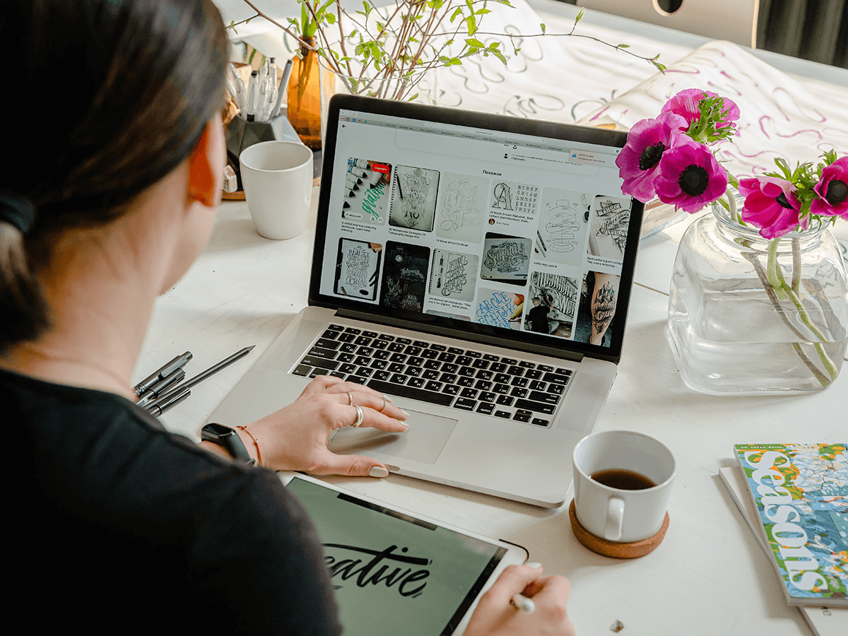 Tech user, market digital products online. 