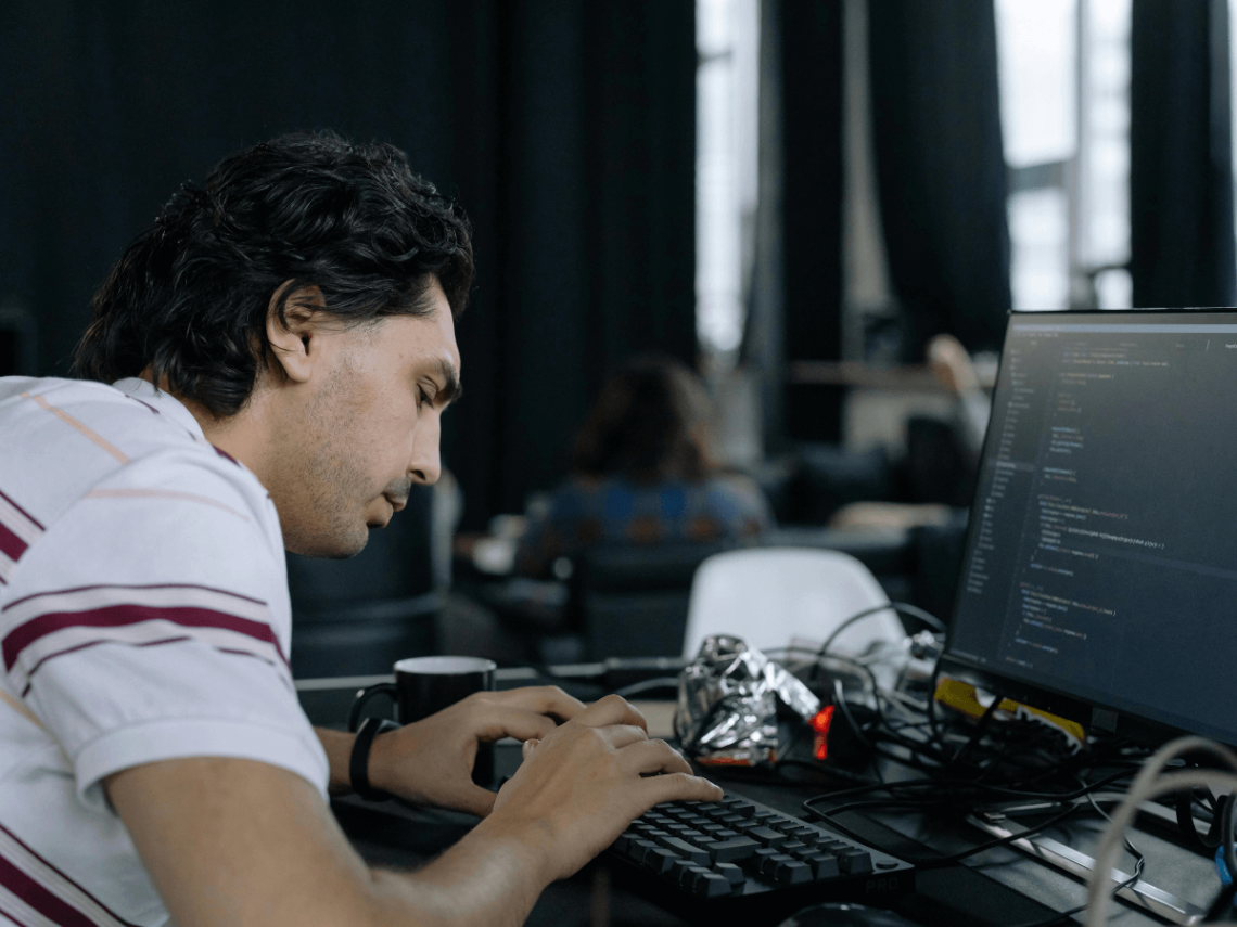 Understanding Databases: Relational and Non-Relational Structures in ...